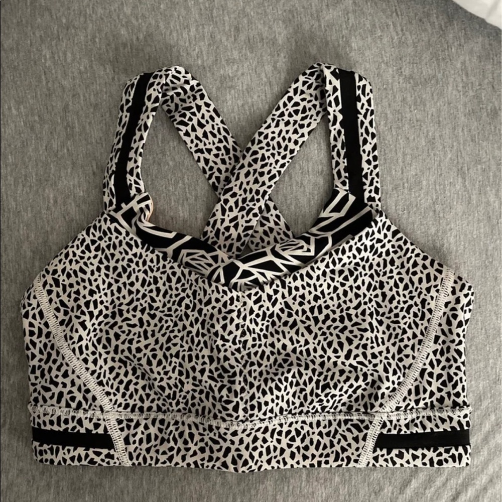 Lululemon sports bra
